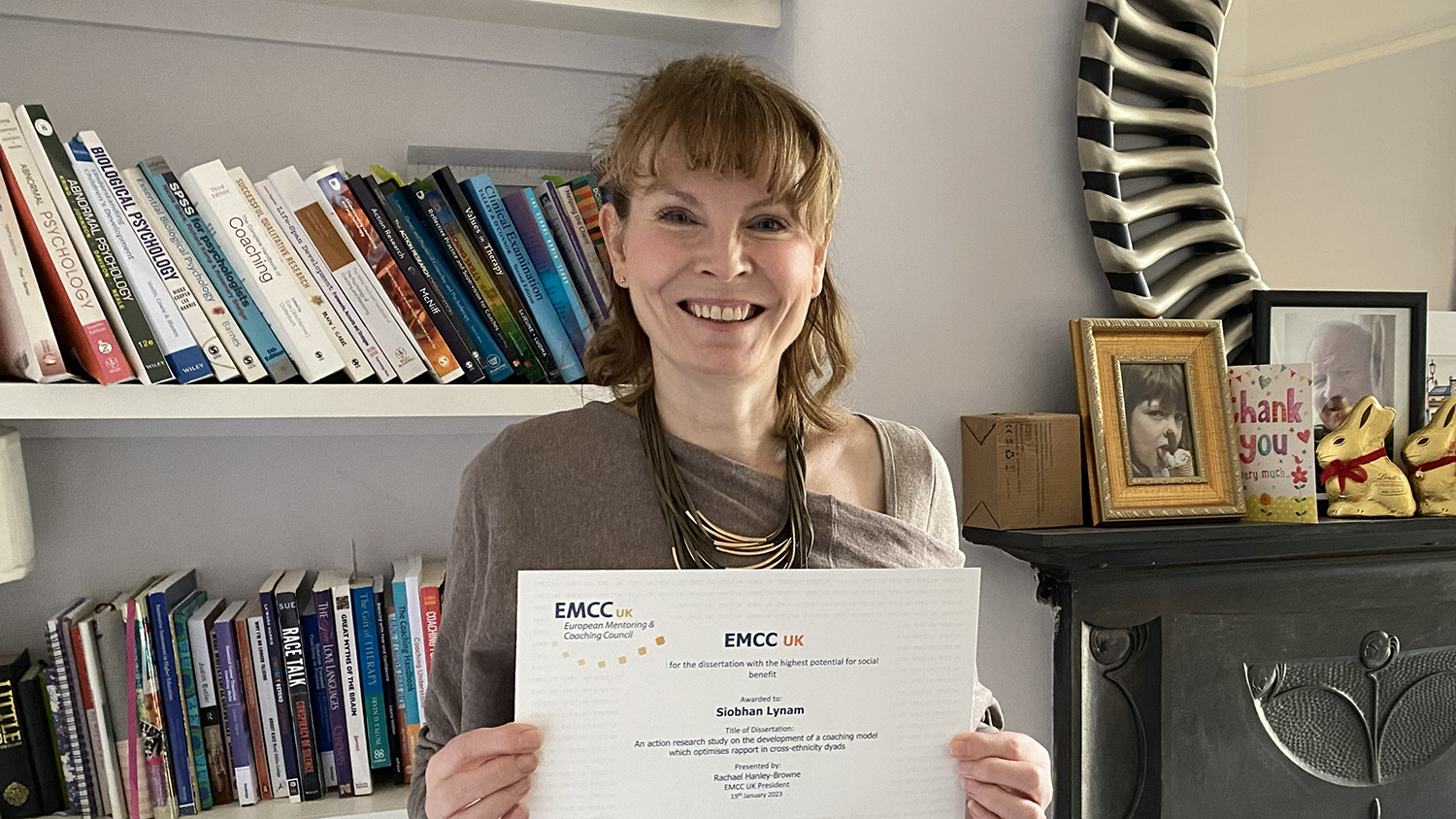 Siobhan Lynam with her EMCC UK award